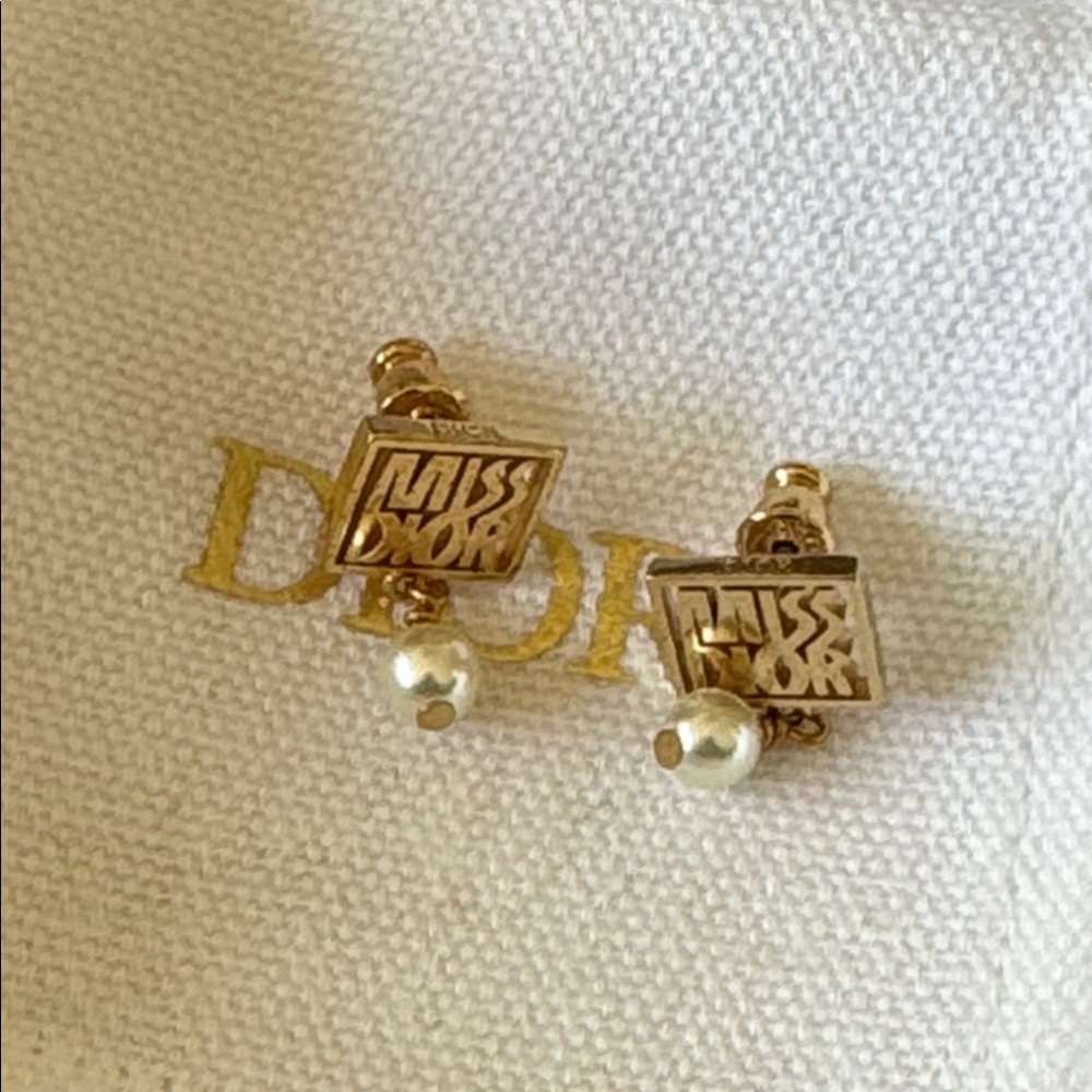 Christian Dior miss dior logo pierced earrings gold pearl drop - Picture 3 of 6